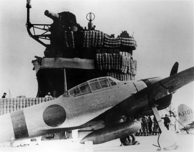 981px-a6m2_on_carrier_akagi_1941